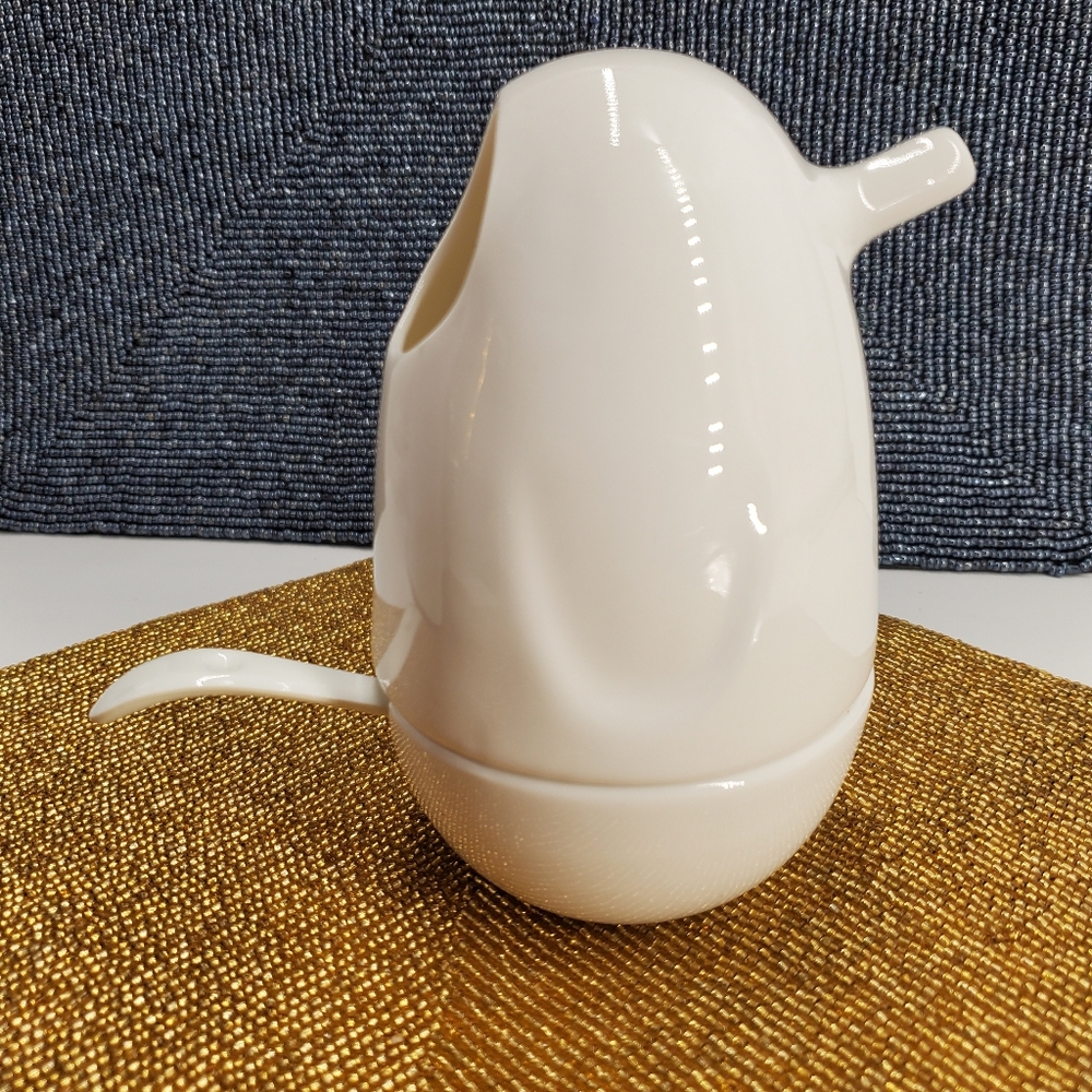 Umbra Minimalist ceramic Chickie Kitchen Cream and Sugar set (Open Box) (C28)